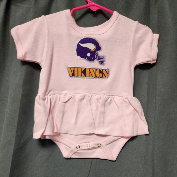 Girl's Pink MN Vikings Dress Onesie, sizes 3-18 months, NEW - Picture 1 of 4